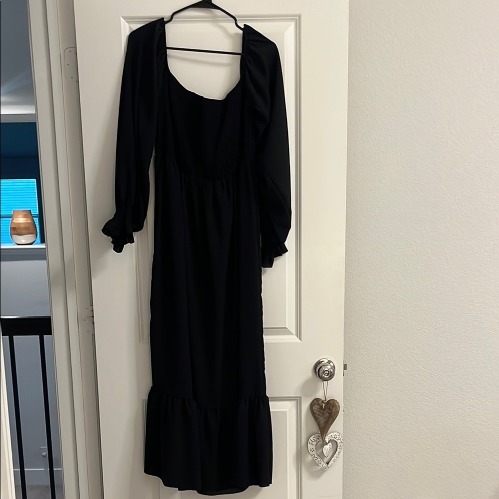Elegant Black Long-Sleeve Dress